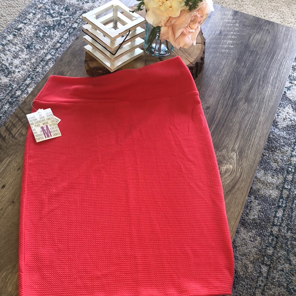 NWT LULAROE CASSIE SOLID CORAL
